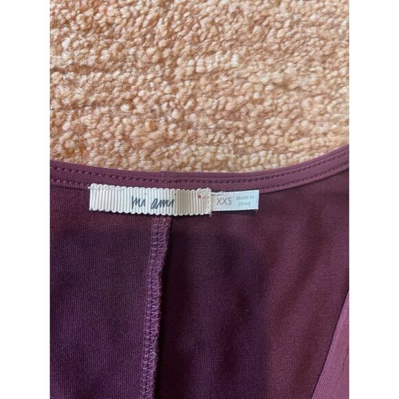 Francesca's MiAmi Top Womens Small Burgundy V-Neck Peplum Short Sleeve Woven - Picture 2 of 8